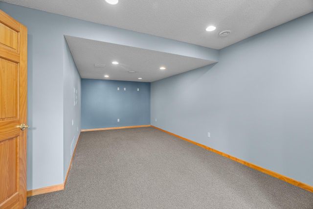 6785 Wildflower Drive S, Cottage Grove, MN 55016