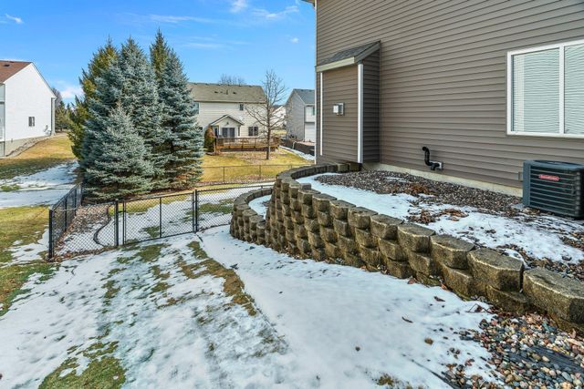 6785 Wildflower Drive S, Cottage Grove, MN 55016