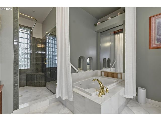 2031 Nw COLUMBIA SUMMIT Dr, Camas, WA 98607