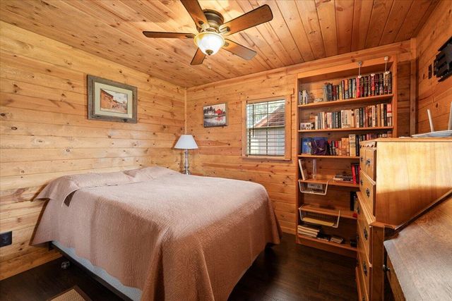 7420 N Applegate Road, Grants Pass, OR 97527