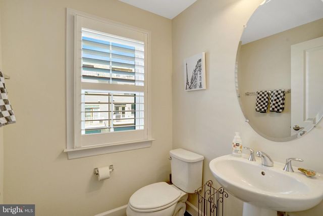 3683 AMBROSE HILLS RD, Falls Church, VA 22041