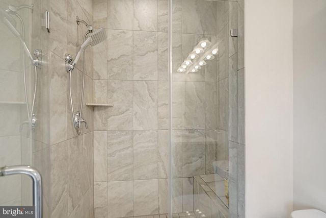 3683 AMBROSE HILLS RD, Falls Church, VA 22041