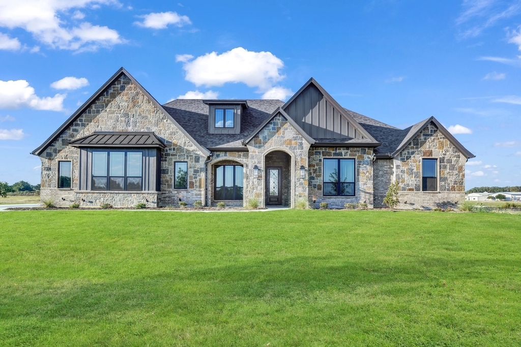 167 Daggett Drive, Decatur, TX 76234