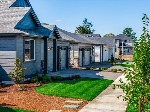 1837 S Pepperwood St, Canby, OR 97013