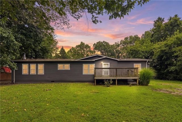 911 N 141st Street, Bonner Springs, KS 66012