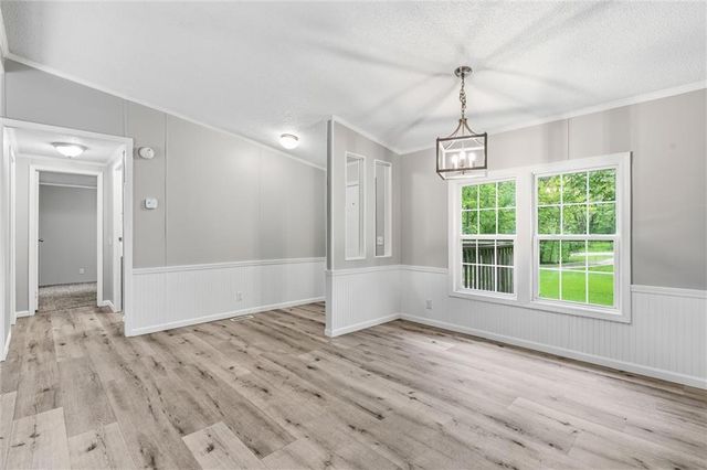 911 N 141st Street, Bonner Springs, KS 66012