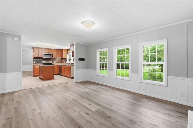 911 N 141st Street, Bonner Springs, KS 66012
