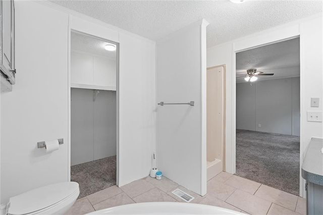 911 N 141st Street, Bonner Springs, KS 66012