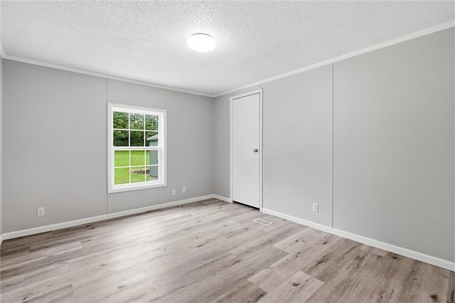 911 N 141st Street, Bonner Springs, KS 66012