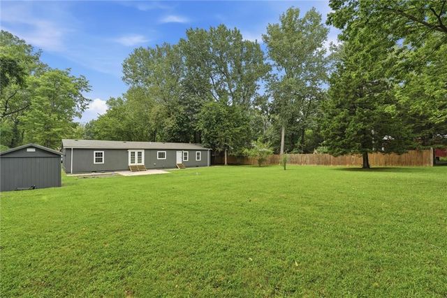911 N 141st Street, Bonner Springs, KS 66012