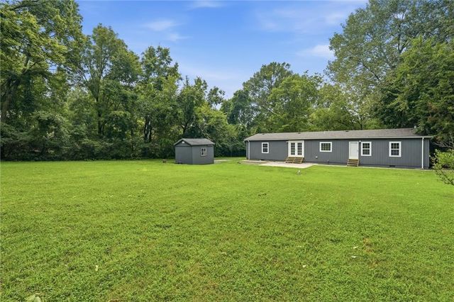 911 N 141st Street, Bonner Springs, KS 66012