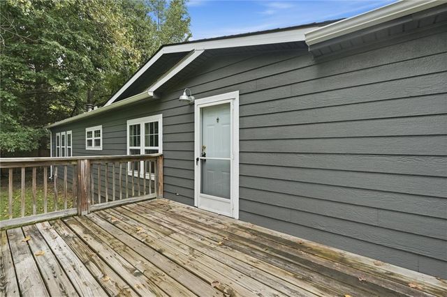 911 N 141st Street, Bonner Springs, KS 66012