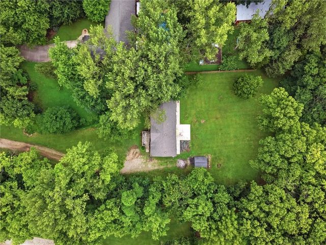 911 N 141st Street, Bonner Springs, KS 66012