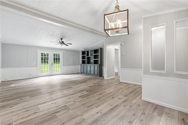 911 N 141st Street, Bonner Springs, KS 66012