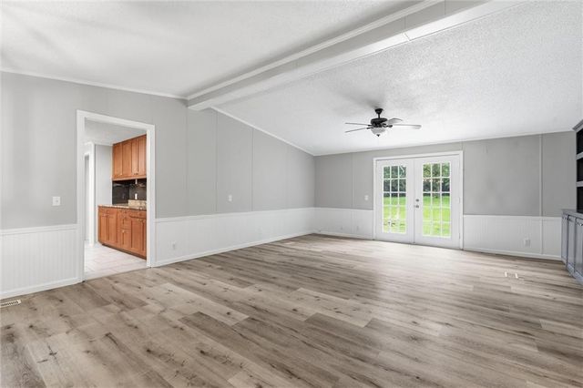 911 N 141st Street, Bonner Springs, KS 66012
