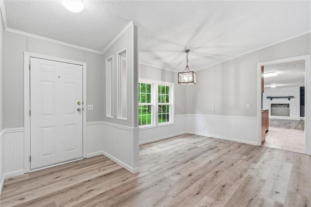 911 N 141st Street, Bonner Springs, KS 66012