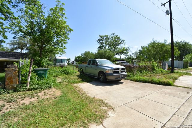 5327 hillburn, San Antonio, TX 78242