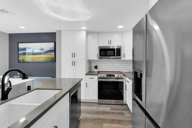 7780 Parkway Dr 104, La Mesa, CA 91942