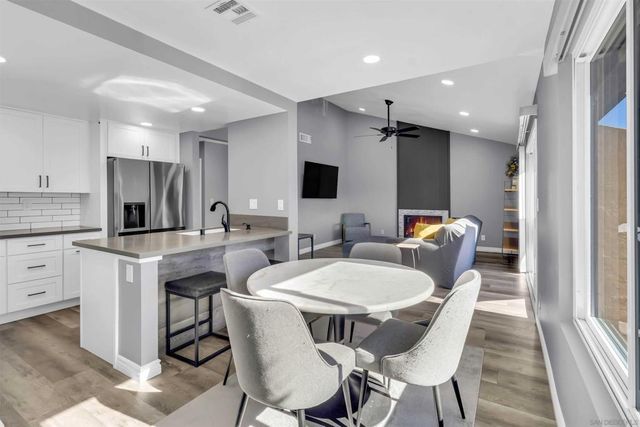 7780 Parkway Dr 104, La Mesa, CA 91942