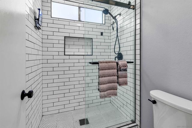 7780 Parkway Dr 104, La Mesa, CA 91942