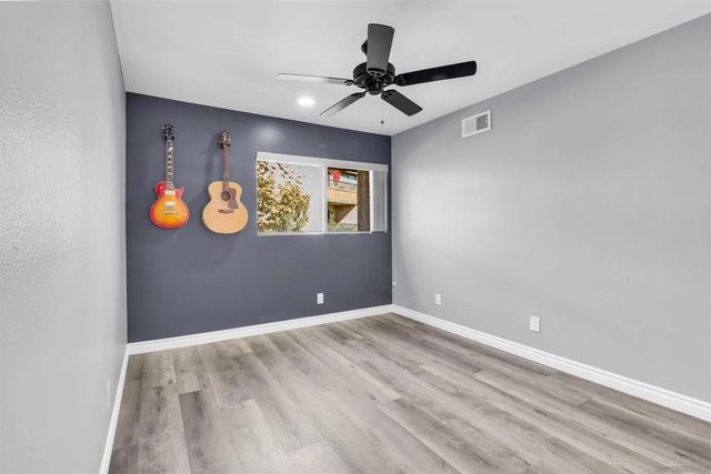 7780 Parkway Dr 104, La Mesa, CA 91942