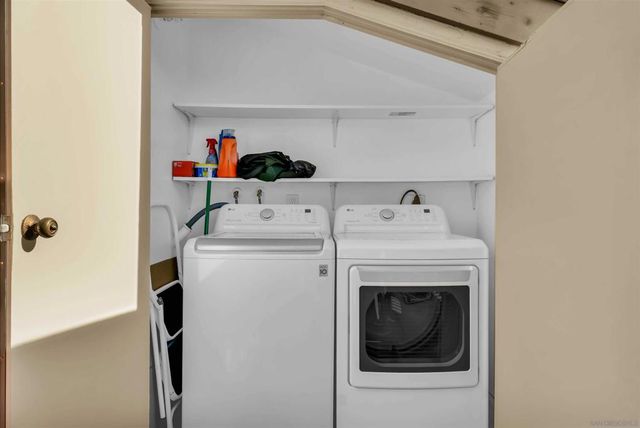 7780 Parkway Dr 104, La Mesa, CA 91942