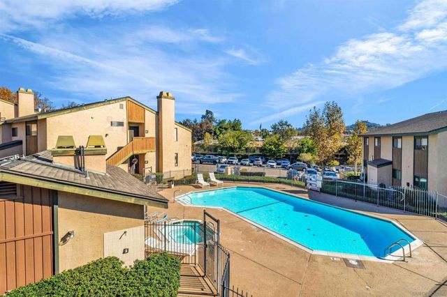 7780 Parkway Dr 104, La Mesa, CA 91942