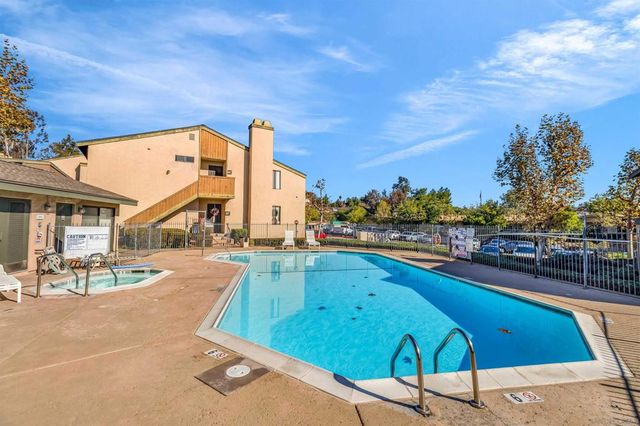 7780 Parkway Dr 104, La Mesa, CA 91942