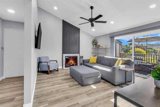 7780 Parkway Dr 104, La Mesa, CA 91942