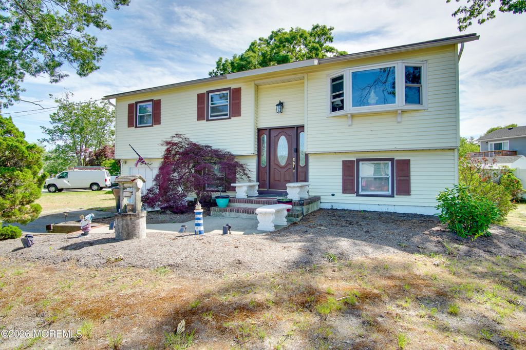 834 Ross Street, Toms River, NJ 08753