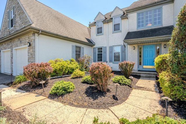 37 Kinglet Drive, Plainsboro, NJ 08536