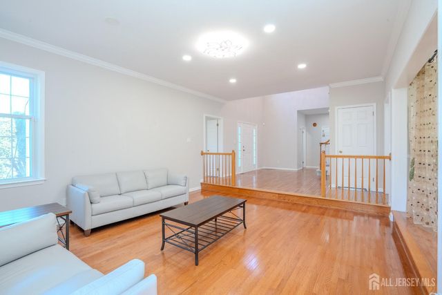 37 Kinglet Drive, Plainsboro, NJ 08536