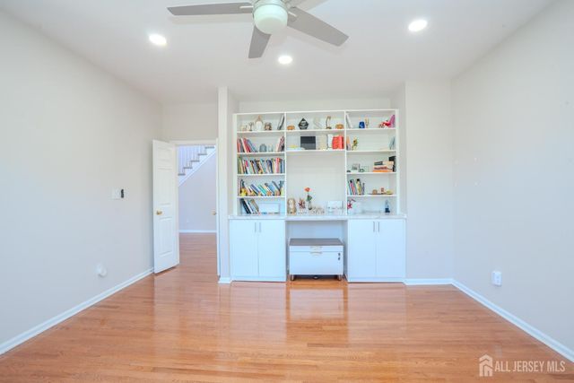 37 Kinglet Drive, Plainsboro, NJ 08536