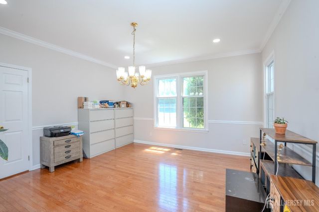37 Kinglet Drive, Plainsboro, NJ 08536