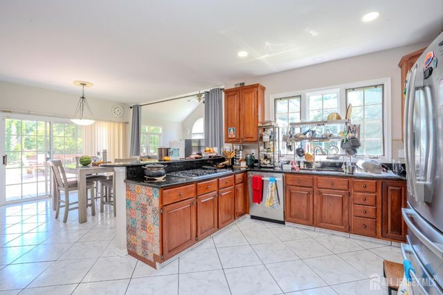 37 Kinglet Drive, Plainsboro, NJ 08536