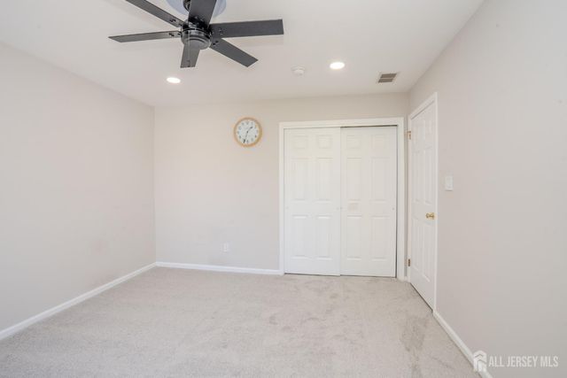 37 Kinglet Drive, Plainsboro, NJ 08536