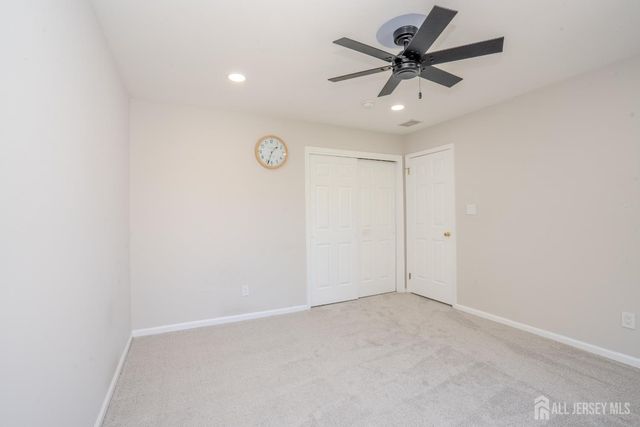37 Kinglet Drive, Plainsboro, NJ 08536