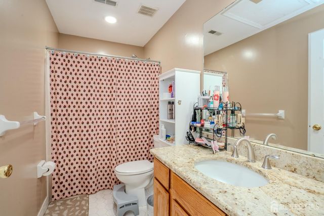 37 Kinglet Drive, Plainsboro, NJ 08536