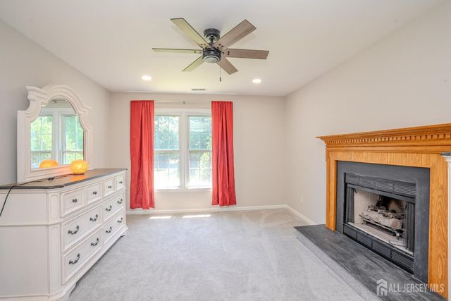 37 Kinglet Drive, Plainsboro, NJ 08536