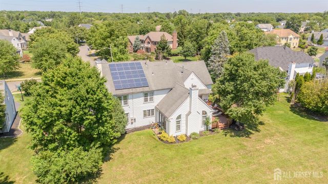 37 Kinglet Drive, Plainsboro, NJ 08536