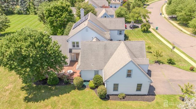 37 Kinglet Drive, Plainsboro, NJ 08536