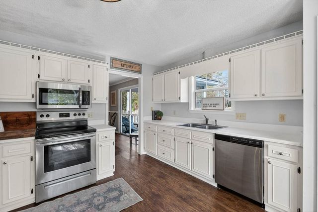 111 Travellers Way, St Simons Island, GA 31522