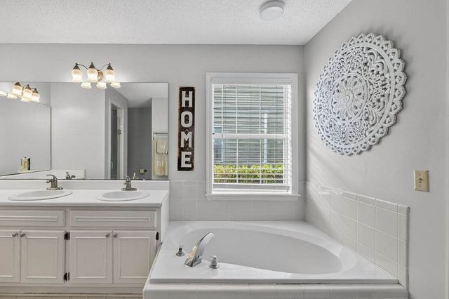 111 Travellers Way, St Simons Island, GA 31522