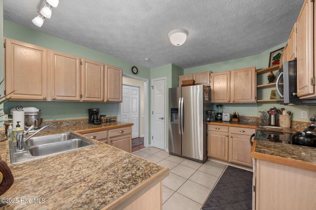 211 Mahaffey Court, New Bern, NC 28560