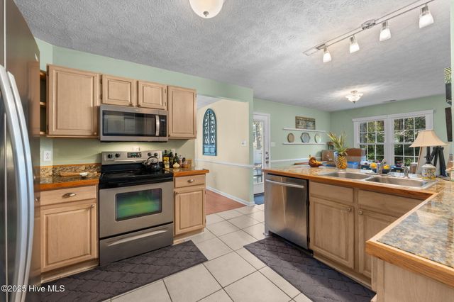 211 Mahaffey Court, New Bern, NC 28560