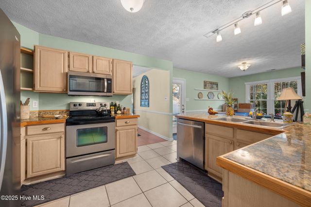 211 Mahaffey Court, New Bern, NC 28560