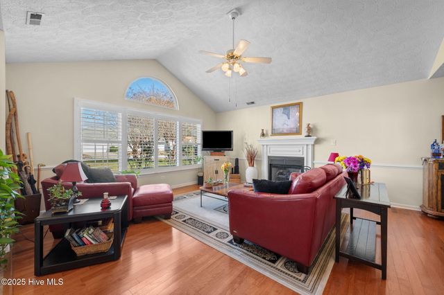 211 Mahaffey Court, New Bern, NC 28560