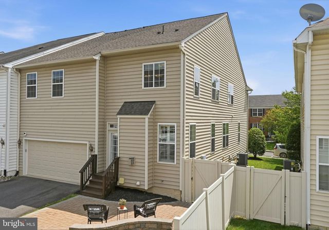 41688 BLUE GRAMA CIR, Aldie, VA 20105