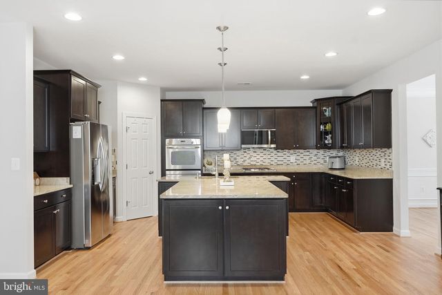 41688 BLUE GRAMA CIR, Aldie, VA 20105