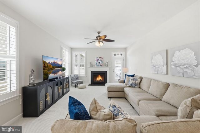 41688 BLUE GRAMA CIR, Aldie, VA 20105